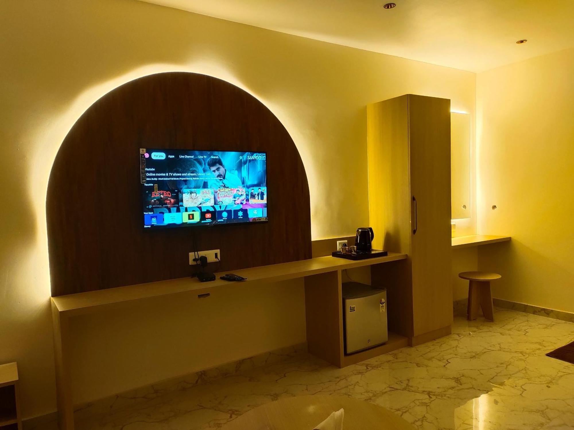 Hotel Meridian Blue Warangal Extérieur photo