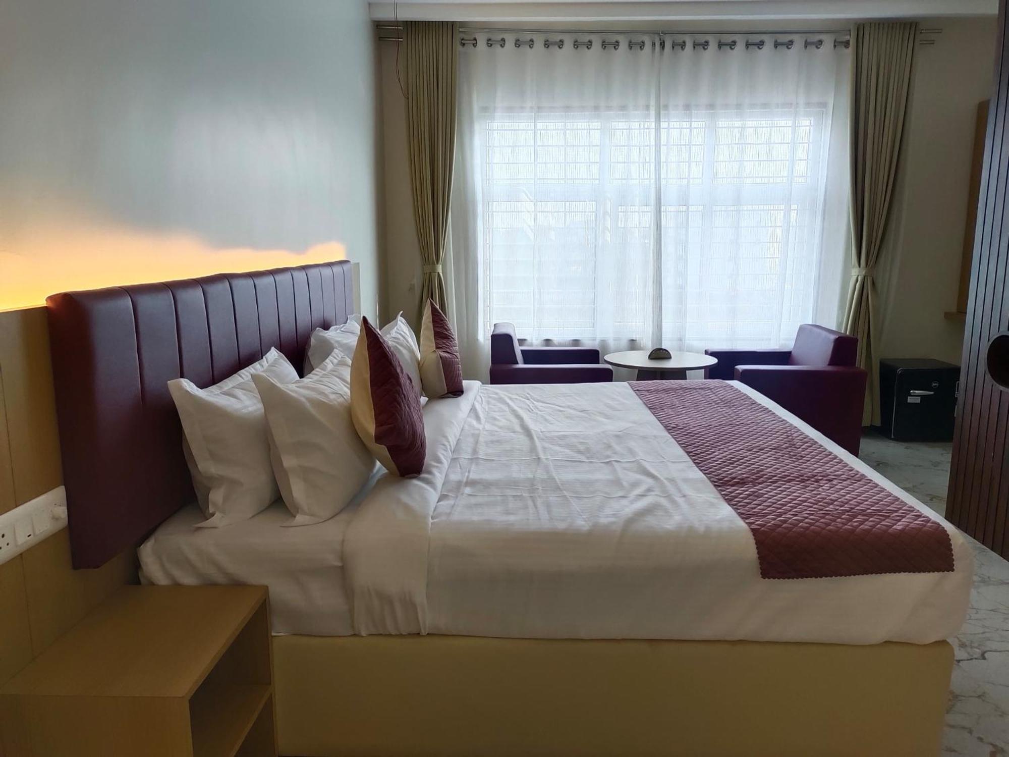 Hotel Meridian Blue Warangal Extérieur photo